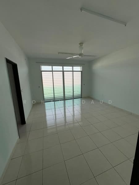 3-storey Terraced House for Rent in Taman Bangi Avenue (Bangi) - Rohani Daud - Living Room - PropertyGuru.com.my