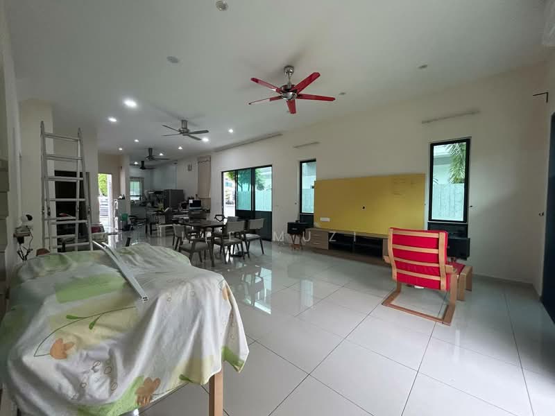 Semi-Detached House for Sale in Ipoh (Perak) - Lee Muzi - Living Room - PropertyGuru.com.my