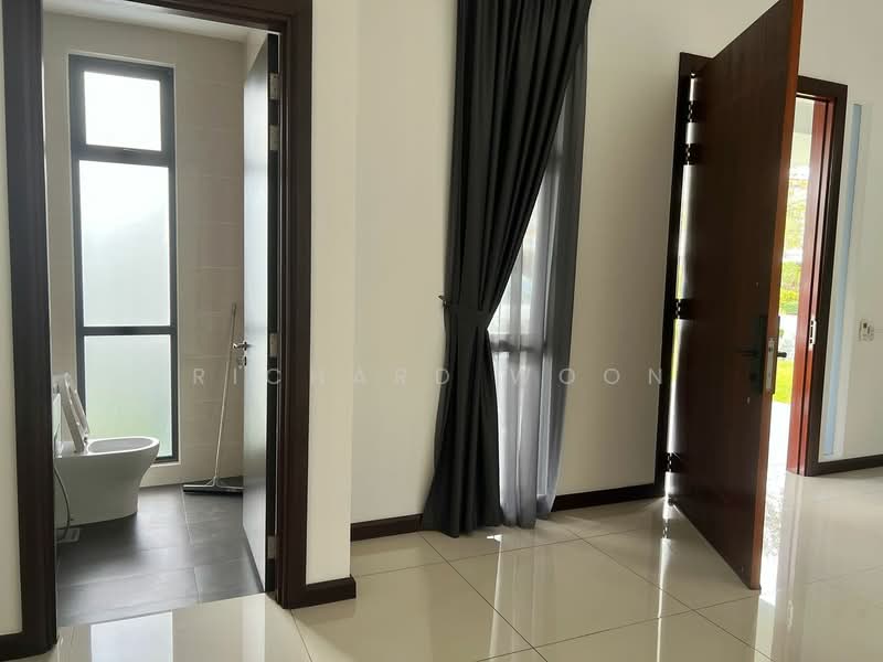 Semi-Detached House for Sale in Eco Sanctuary (Telok Panglima Garang) - Richard Woon - Bathroom - PropertyGuru.com.my