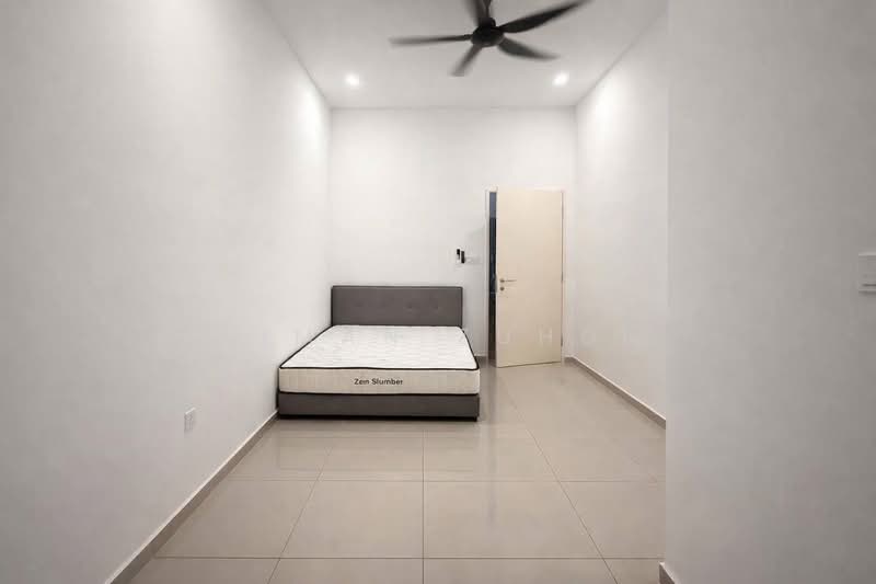 2-storey Terraced House for Sale in Bandar Sri Sendayan (Negeri Sembilan) - AIMAN ZUHDI - PropertyGuru.com.my
