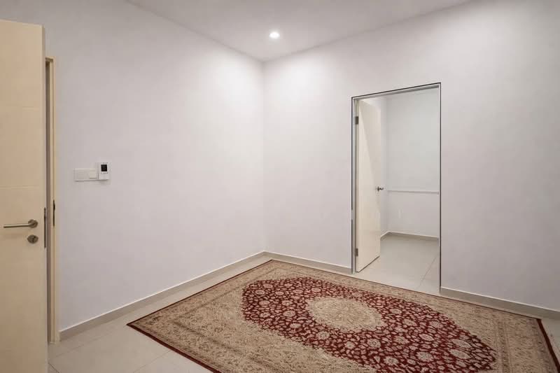 2-storey Terraced House for Sale in Bandar Sri Sendayan (Negeri Sembilan) - AIMAN ZUHDI - PropertyGuru.com.my