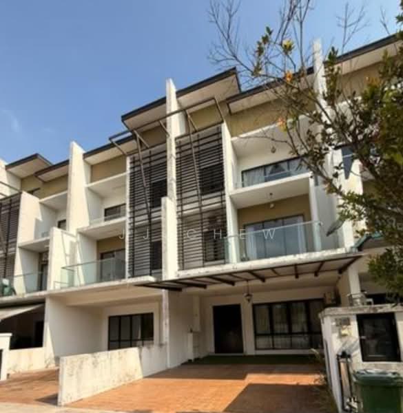 3-storey Terraced House for Sale in Rawang (Selangor) - JJ Chew - Exterior - PropertyGuru.com.my