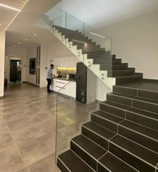 Factory for Sale in Puncak Alam (Selangor) - Nur Alia Omar - Kitchen - PropertyGuru.com.my