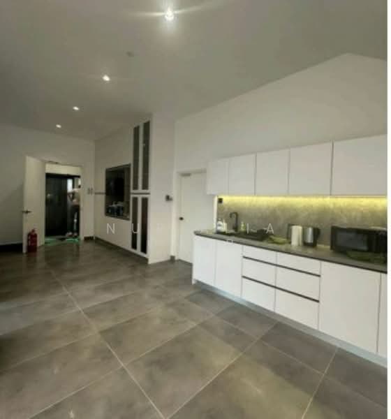 Factory for Sale in Puncak Alam (Selangor) - Nur Alia Omar - Kitchen - PropertyGuru.com.my