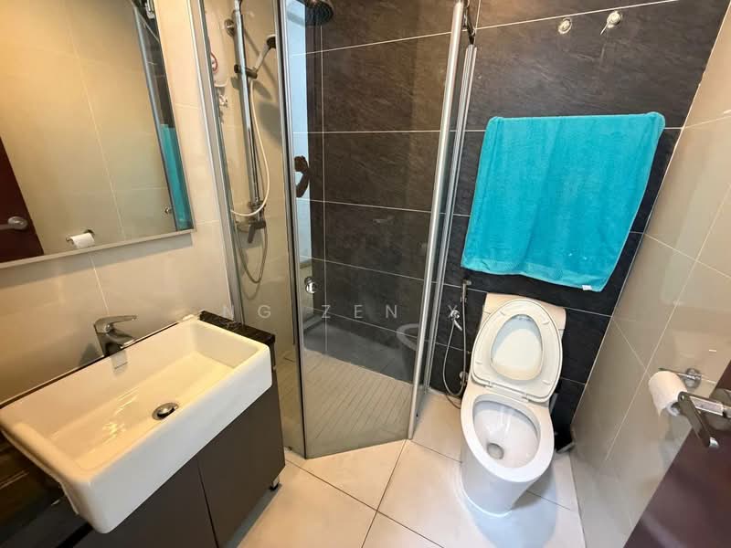 Kondominium untuk Dijual di Royal Strand @ Country Garden Danga Bay - NG ZEN XI - Bathroom - PropertyGuru.com.my