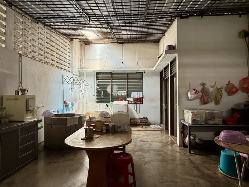Kedai untuk Disewa di Taman Sri Bedong (Bedong) - Calvin Fong - Part of backyard - PropertyGuru.com.my