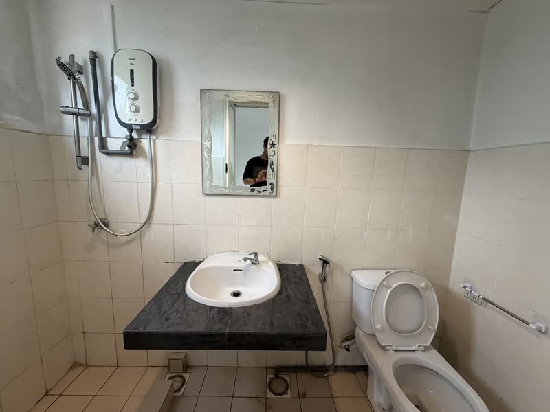 Condominium for Rent at Palm Spring @ Damansara - Cheah Wei Kit - Bathroom - PropertyGuru.com.my