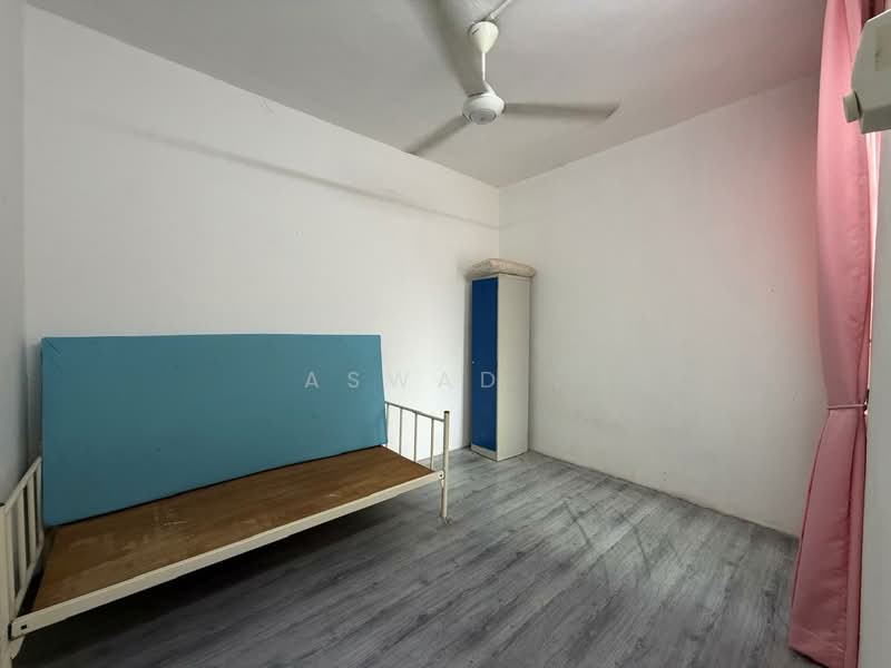 Rumah Flat untuk Dijual di Taman Pauh Indah - Aswad . - Bedroom - PropertyGuru.com.my