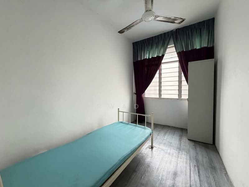 Rumah Flat untuk Dijual di Taman Pauh Indah - Aswad . - Bedroom - PropertyGuru.com.my