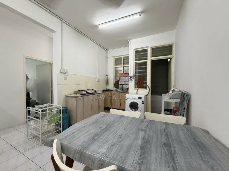 Rumah Flat untuk Dijual di Taman Pauh Indah - Aswad . - Kitchen - PropertyGuru.com.my