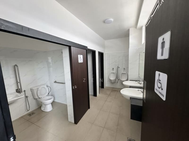 Shop / Office for Rent in Bukit Indah (Iskandar Puteri (Nusajaya)) - NG ZEN XI - Bathroom - PropertyGuru.com.my