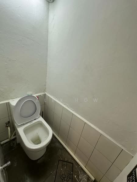 Shop for Rent in Johor Bahru (Johor) - Alex How - Bathroom - PropertyGuru.com.my