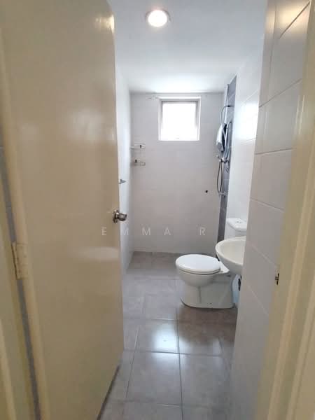 Servis Apartment untuk Disewa di One South - Emma R - Bathroom - PropertyGuru.com.my