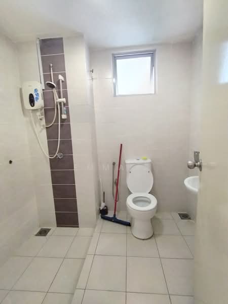 Servis Apartment untuk Disewa di One South - Emma R - Bathroom - PropertyGuru.com.my