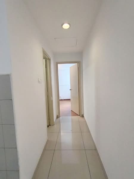 Servis Apartment untuk Disewa di One South - Emma R - Corridor - PropertyGuru.com.my