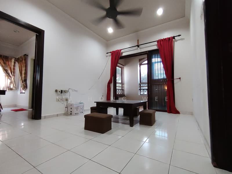 Rumah Berkembar untuk Dijual di Seri Kembangan (Selangor) - Ng Hong Wee - Living Room - PropertyGuru.com.my