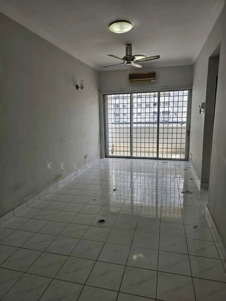 Pangsapuri untuk Disewa di Suria Damansara - Kelven Tan - Living Room - PropertyGuru.com.my
