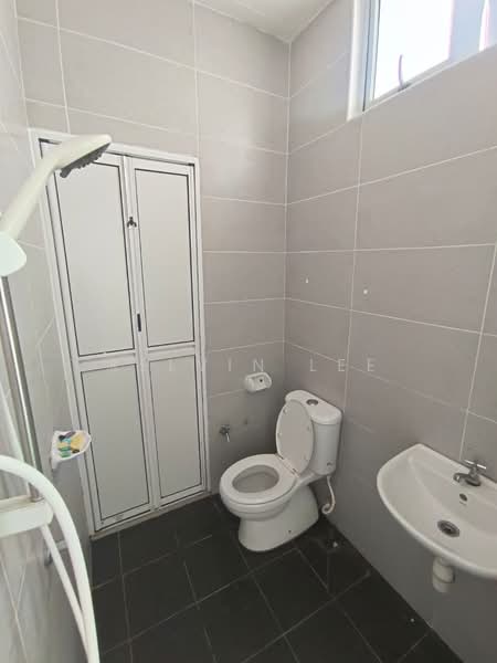 Servis Apartment untuk Dijual di BM City Suites @ BM City Mall - Kelvin Lee - Bathroom - PropertyGuru.com.my
