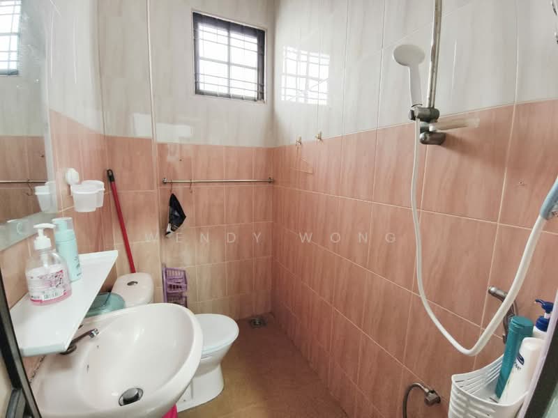 Rumah Teres 2 Tingkat untuk Disewa di Taman Desa Jaya (Johor Bahru) - Wendy Wong - Bathroom - PropertyGuru.com.my