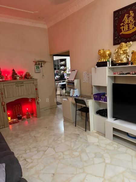 1-storey Terraced House for Rent in Permas Jaya (Johor) - Robbie Tan - Living Room - PropertyGuru.com.my