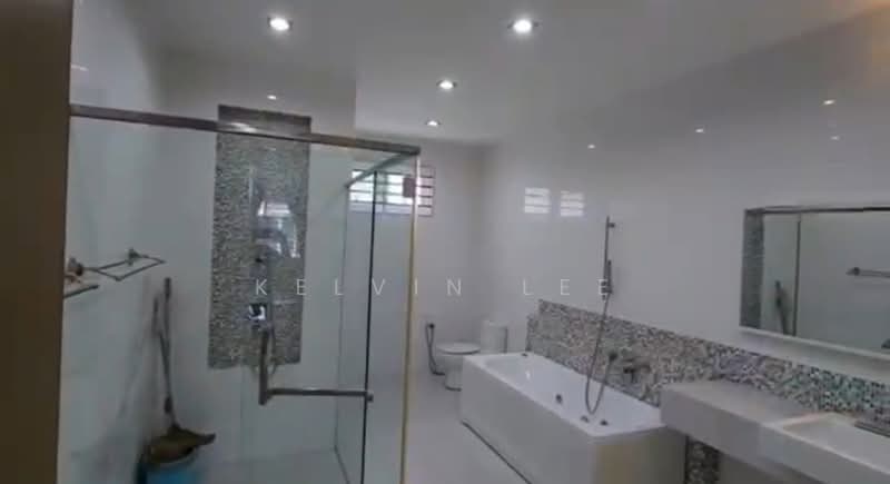 3-storey Terraced House for Sale in Tanjung Bungah (Penang) - Kelvin Lee - Bathroom - PropertyGuru.com.my