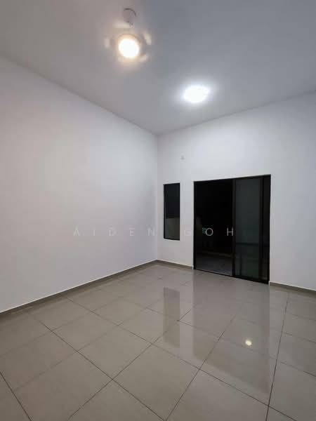 2-storey Terraced House for Sale in Taman Bestari Indah (Ulu Tiram) - Aiden Goh - Living Room - PropertyGuru.com.my