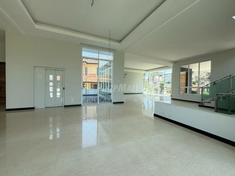 Bungalow for Sale in Shah Alam (Selangor) - Reena Sarif - Living Room - PropertyGuru.com.my