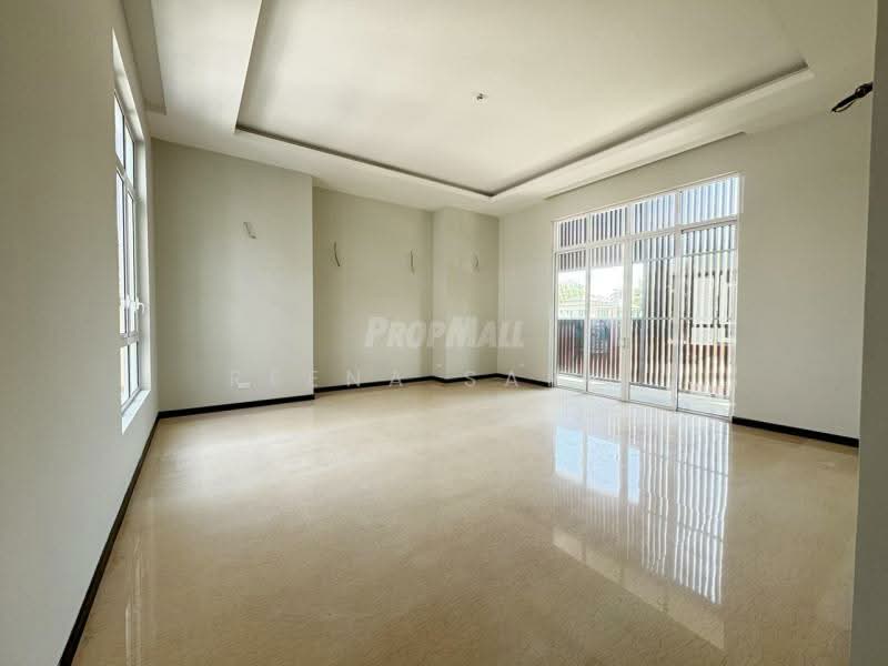 Bungalow for Sale in Shah Alam (Selangor) - Reena Sarif - Living Room - PropertyGuru.com.my