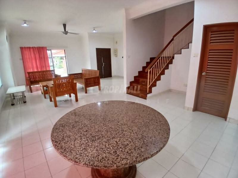 Rumah Teres 2 Tingkat untuk Dijual di Denai Alam (Shah Alam) - Reena Sarif - Living Room - PropertyGuru.com.my