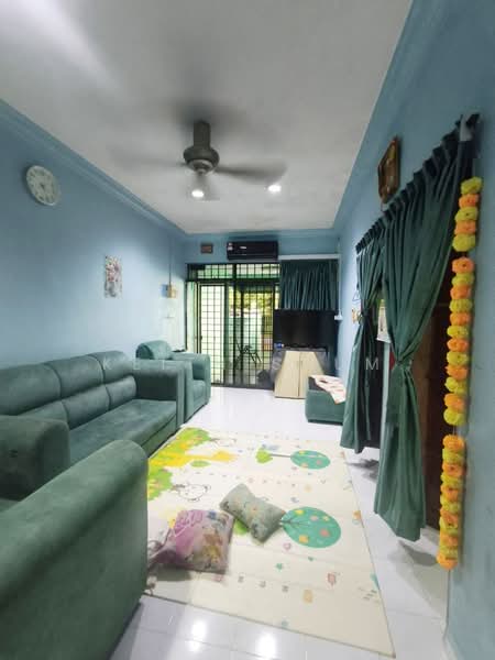 1-storey Terraced House for Sale in Taman Universiti (Skudai) - Keith Shum - Living Room - PropertyGuru.com.my