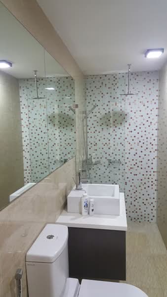 Servis Apartment untuk Disewa di Regalia Residence - Kew . - Bathroom - PropertyGuru.com.my