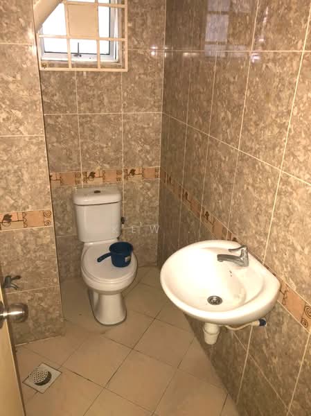Kondominium untuk Disewa di Kepong Sentral Condominium - Kew . - Bathroom - PropertyGuru.com.my
