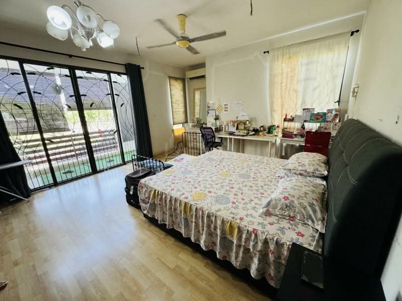 3-storey Terraced House for Sale in Shah Alam (Selangor) - Reena Sarif - Bedroom - PropertyGuru.com.my
