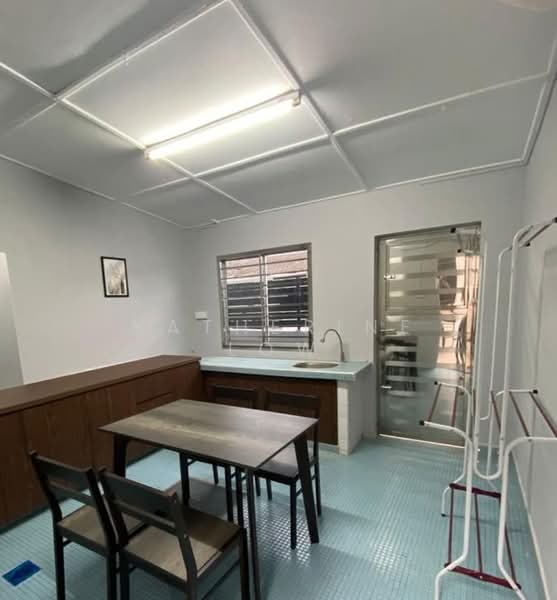 1-storey Terraced House for Sale in Taman Century (Johor Bahru) - Katherine Low - Kitchen - PropertyGuru.com.my