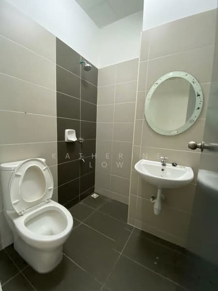 2-storey Terraced House for Sale in Taman Mutiara Rini (Skudai) - Katherine Low - Bathroom - PropertyGuru.com.my