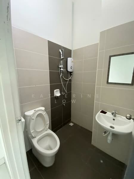 2-storey Terraced House for Sale in Taman Mutiara Rini (Skudai) - Katherine Low - Bathroom - PropertyGuru.com.my