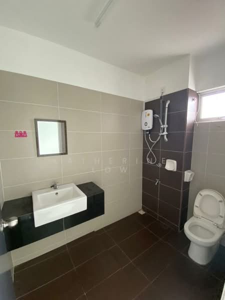 2-storey Terraced House for Sale in Taman Mutiara Rini (Skudai) - Katherine Low - Bathroom - PropertyGuru.com.my