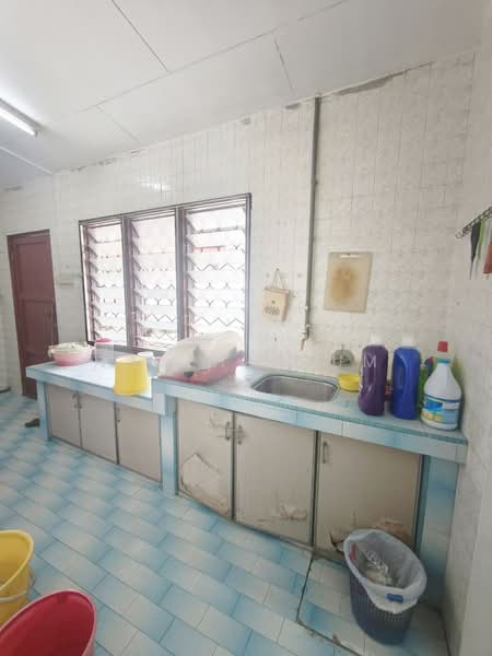 1-storey Terraced House for Sale in Taman Ungku Tun Aminah (Skudai) - Keith Shum - Kitchen - PropertyGuru.com.my