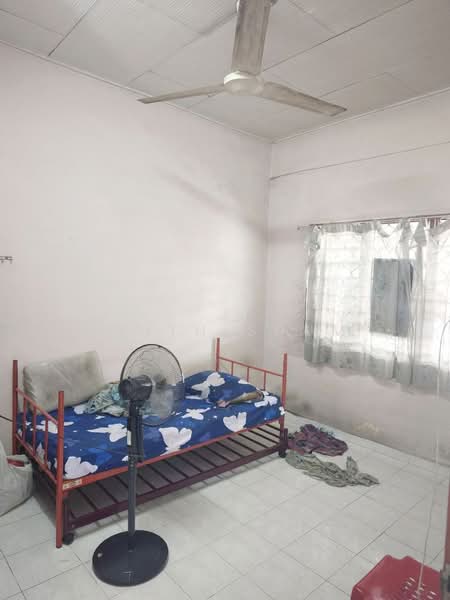1-storey Terraced House for Sale in Taman Ungku Tun Aminah (Skudai) - Keith Shum - Bedroom - PropertyGuru.com.my