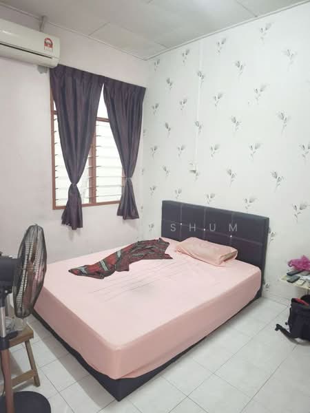 1-storey Terraced House for Sale in Taman Ungku Tun Aminah (Skudai) - Keith Shum - Bedroom - PropertyGuru.com.my
