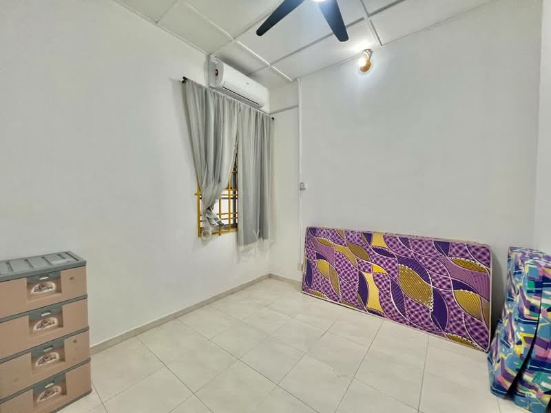 Rumah Teres 1 Tingkat untuk Disewa di Taman Setia Indah (Tebrau) - Poey Loh - Bedroom - PropertyGuru.com.my