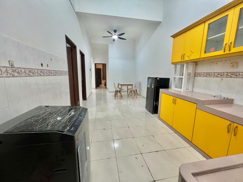 Rumah Teres 1 Tingkat untuk Disewa di Taman Setia Indah (Tebrau) - Poey Loh - Kitchen - PropertyGuru.com.my