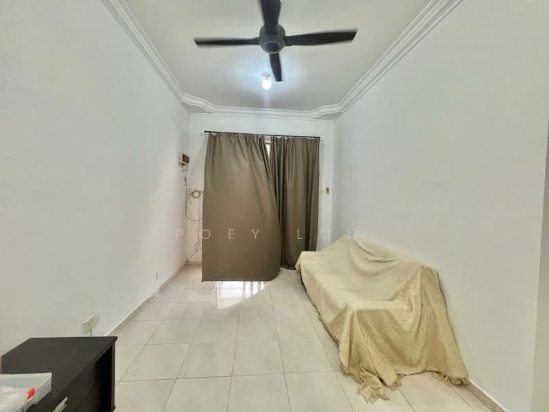 Rumah Teres 1 Tingkat untuk Disewa di Taman Setia Indah (Tebrau) - Poey Loh - Living Room - PropertyGuru.com.my