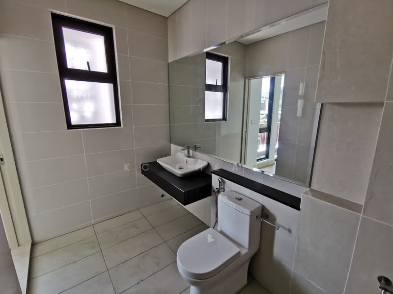 Rumah Teres 2 Tingkat untuk Dijual di Elmina (Shah Alam) - KC Cheah - Bathroom - PropertyGuru.com.my