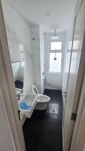 Service Residence for Rent at TriTower Residence @ Johor Bahru Sentral - LZ Lau - Bathroom - PropertyGuru.com.my