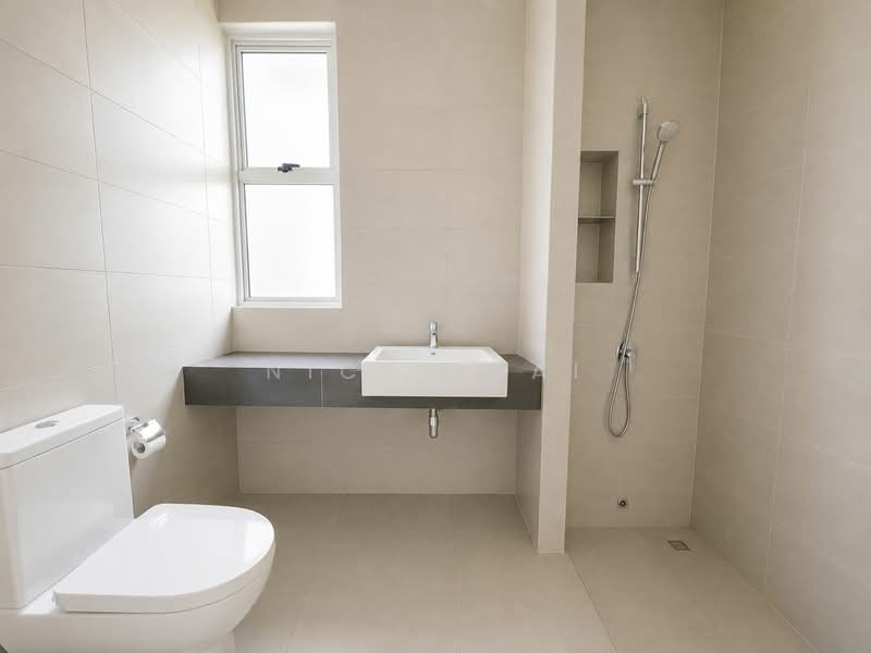 Rumah Teres untuk Dijual di Tamansari (Rawang) - Nicky Lai - Bathroom - PropertyGuru.com.my