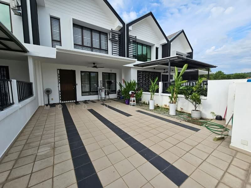 Rumah Teres 2 Tingkat untuk Dijual di Alam Sari (Bangi) - Mohd Nor Fahmi - Exterior - PropertyGuru.com.my