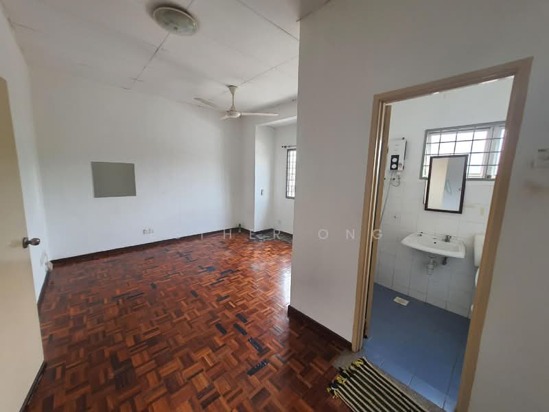2-storey Terraced House for Sale in Bandar Putra Permai (Seri Kembangan) - Esther Ong - Interior - PropertyGuru.com.my