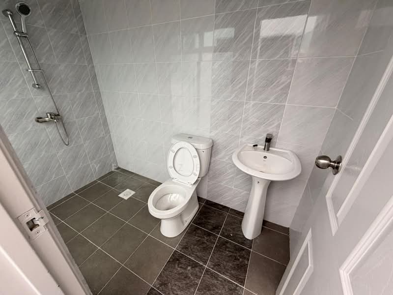 1-storey Terraced House for Rent in Senadin (Miri) - Yee Sze Chai - PropertyGuru.com.my