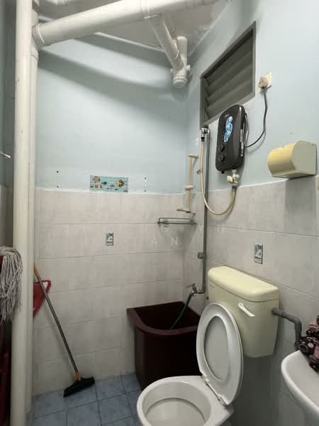 Apartment for Rent at Villa Krystal @ Bandar Selesa Jaya - Shiang Yng Tan - Bathroom - PropertyGuru.com.my